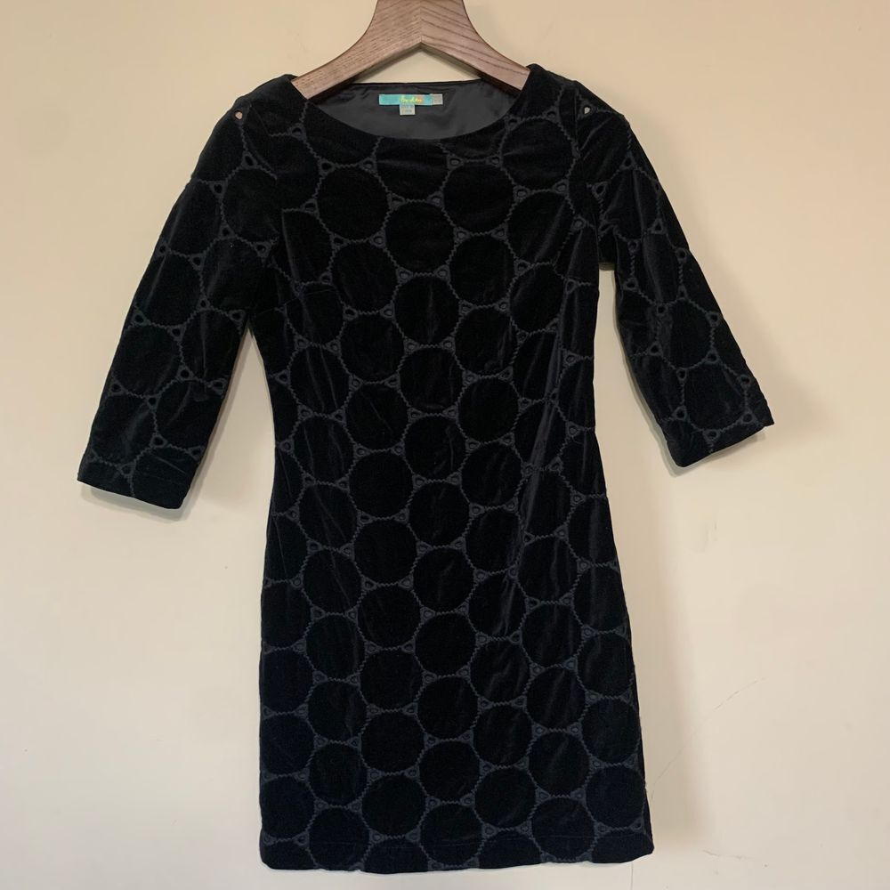 Boden Black Circle Velvet Sheath Lined Dress 4L US Lined